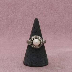 Sterling Silver Marcasite Studded Pearl Ring Size 7